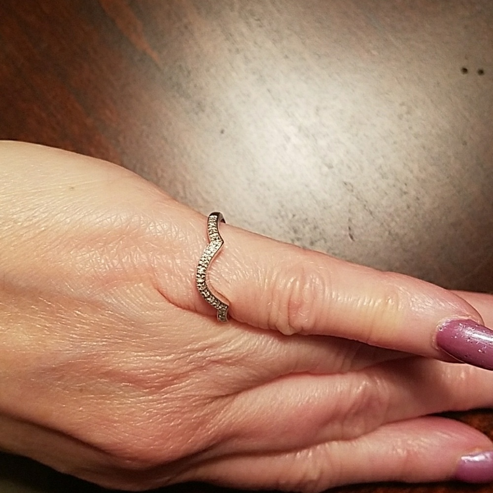 Engagement ring - Picture 5 of 7